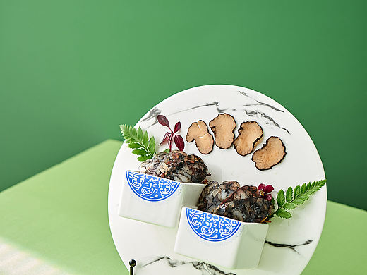 来云南吃菌彩，野生菌火锅拍摄昆明王小纲美食菜品拍摄