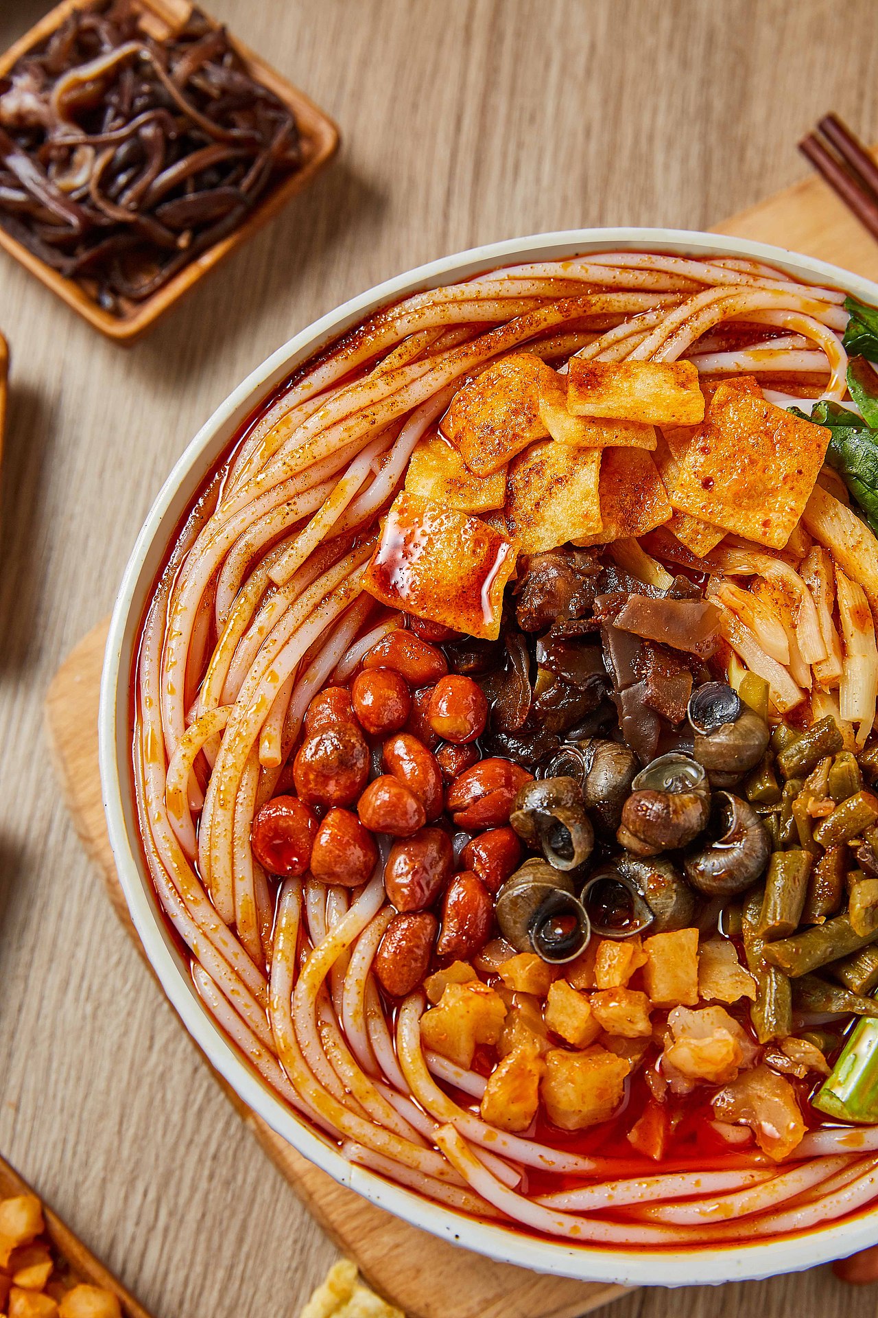 食品保健静物 | 螺蛳粉简修案例_魔图商业摄影-站酷zcool