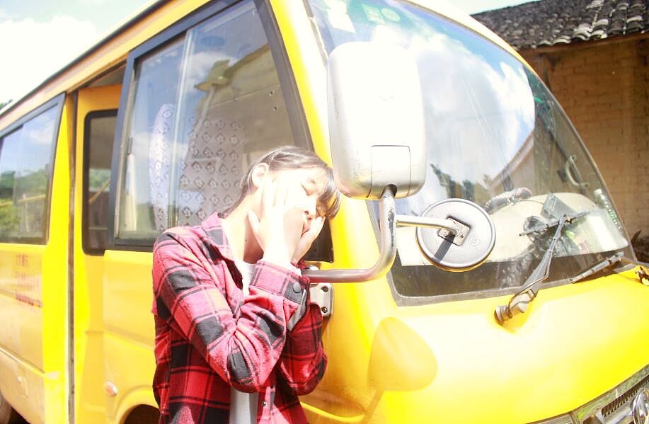 发着光的春天和你