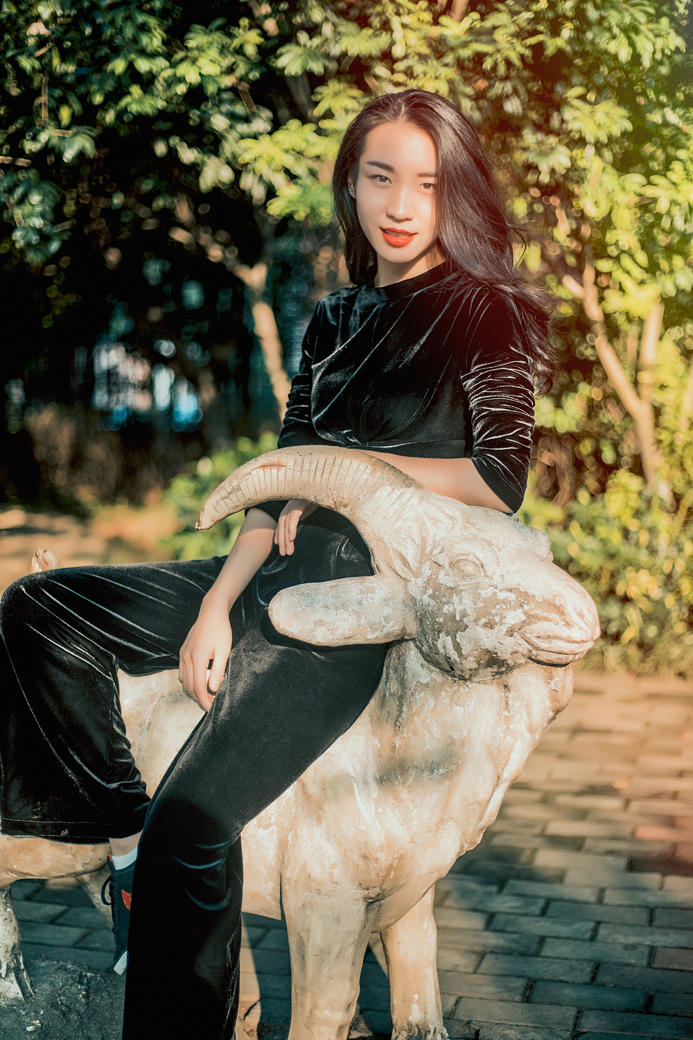 她说要笑的自然（图ZOTYxNjYxODQ=） - 人像摄影 - 站酷设计师jk946zxx原创素材 - 站酷ZCOOL