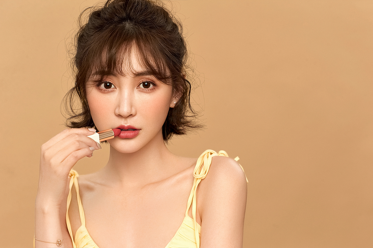 美妆 商业产品人像修图作品（图ZMjE4NDk5ODIw） - 修图/后期 - 站酷设计师周周商业修图原创素材 - 站酷ZCOOL