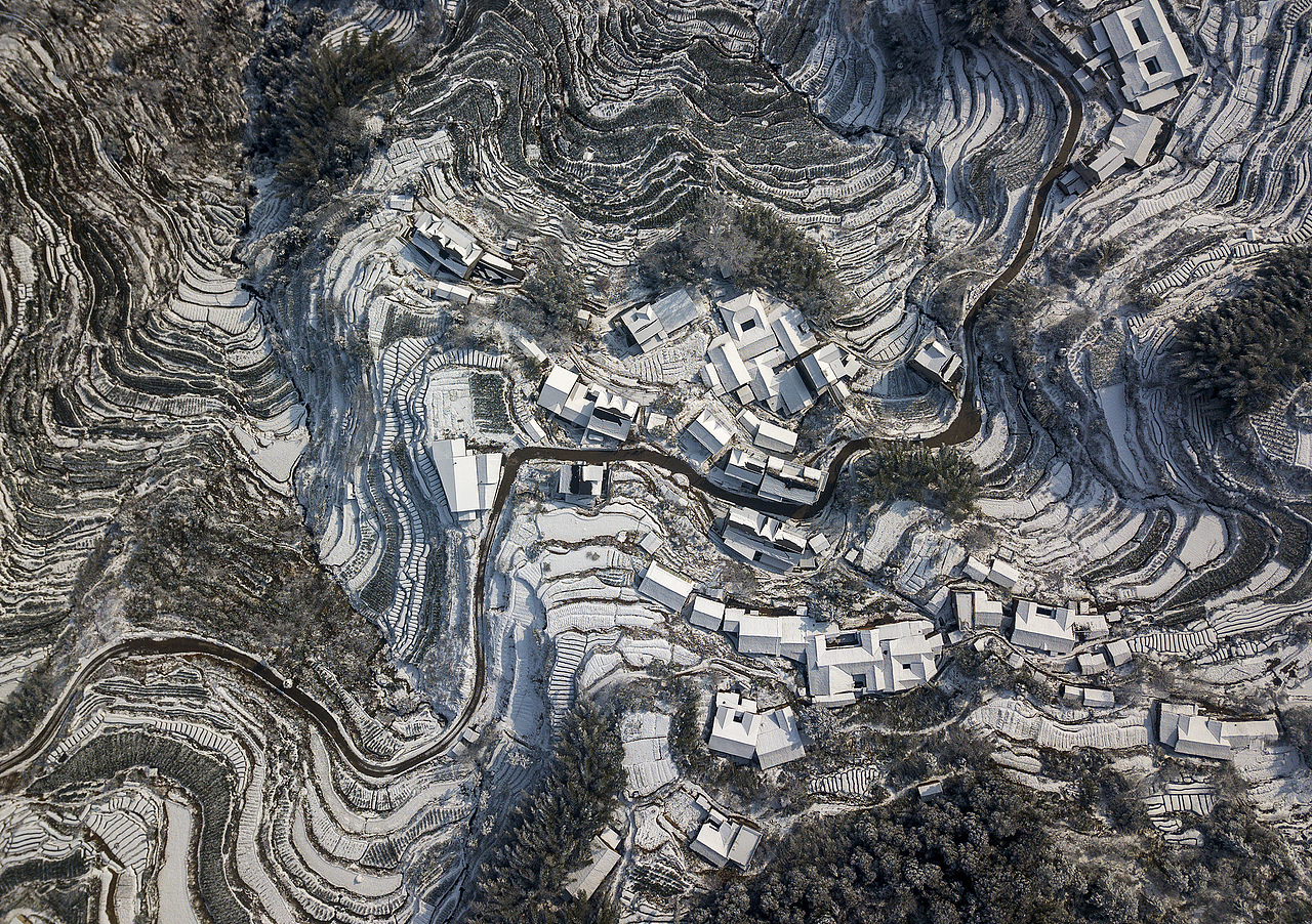 古村初雪（图ZMTI4MzY4NjIw） - 风光摄影 - 站酷设计师自由的骆驼原创素材 - 站酷ZCOOL