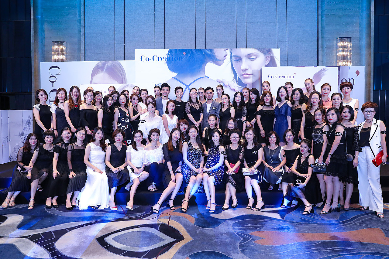 UN活动现场 | 时尚联姻-小春社 X COYEEE战略签约仪式