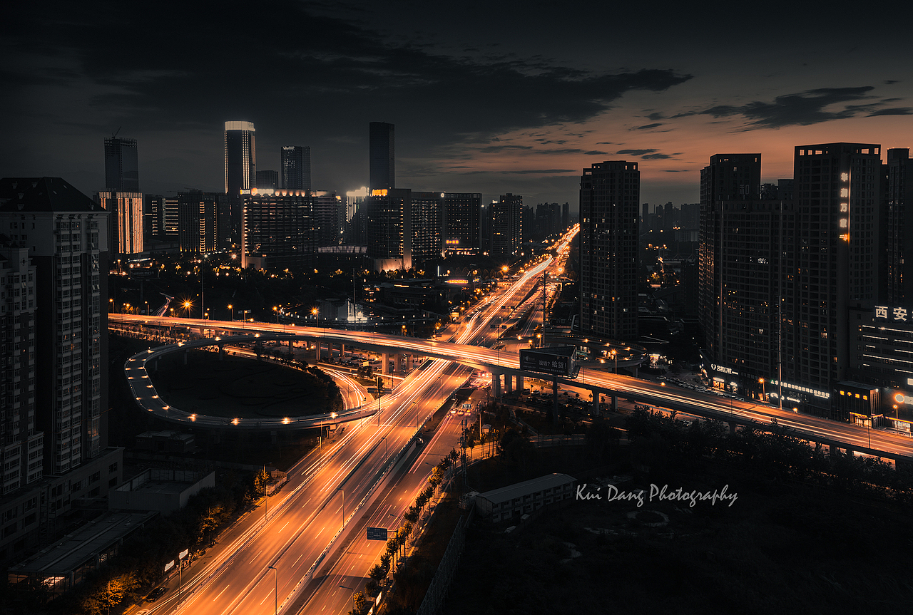 西安爬樓（圖ZNTQ3MjE1NTY=） - 風(fēng)光攝影 - 站酷設(shè)計(jì)師kikyouooo原創(chuàng)素材 - 站酷ZCOOL