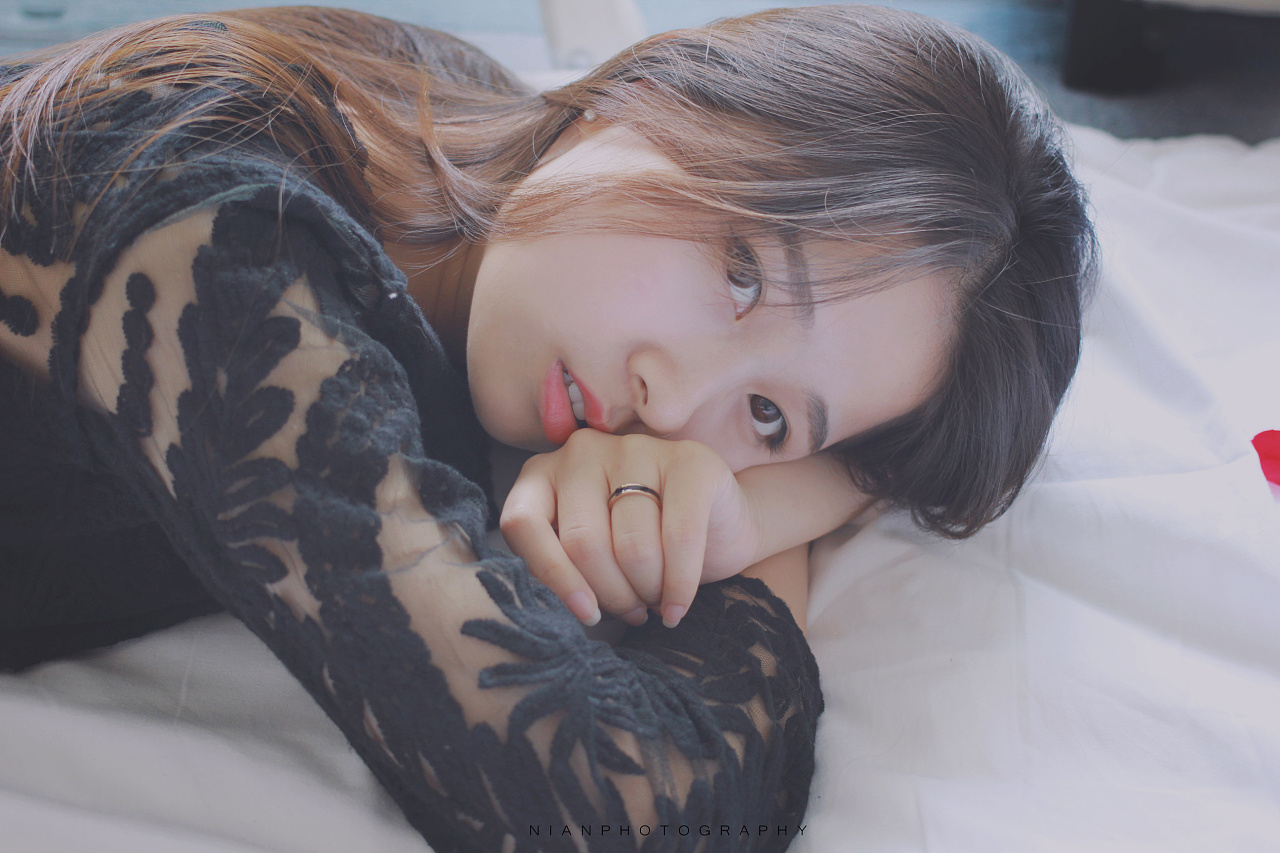 越过谎言去拥抱你