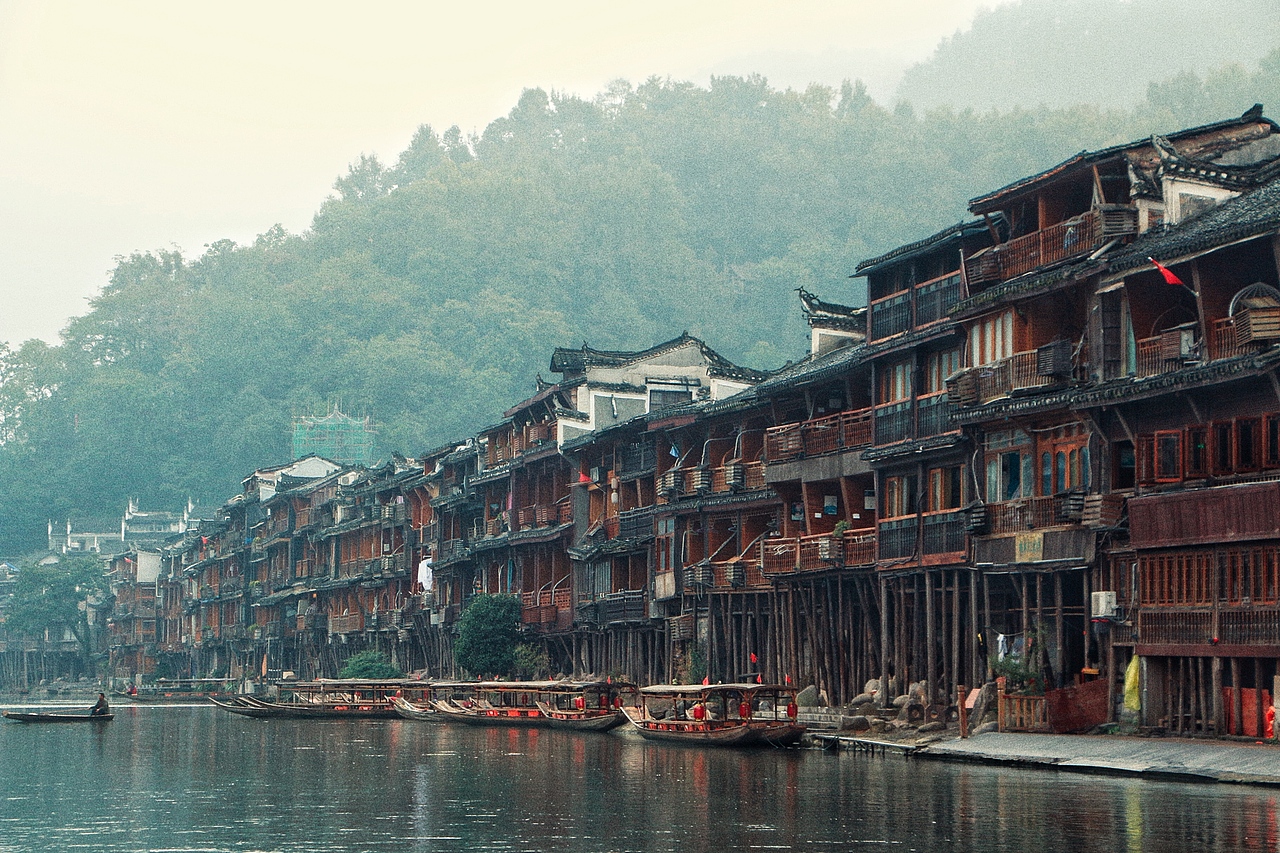 鳳凰古城（图ZMTgzNTQ4MTAw） - 环境/建筑摄影 - 站酷设计师李里哩粒栗原创素材 - 站酷ZCOOL