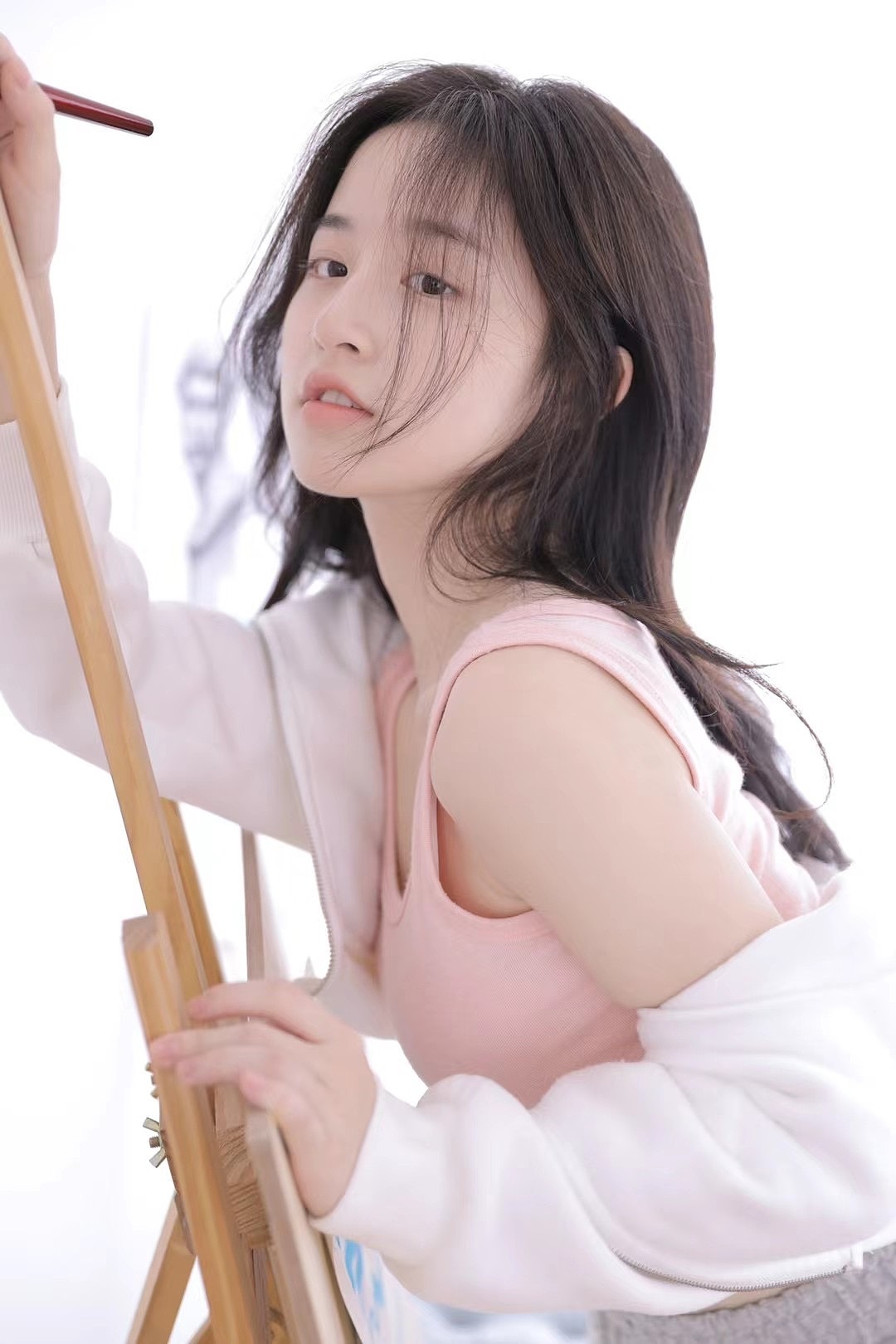 美少女连相机屏拍都那么好看!初恋少女