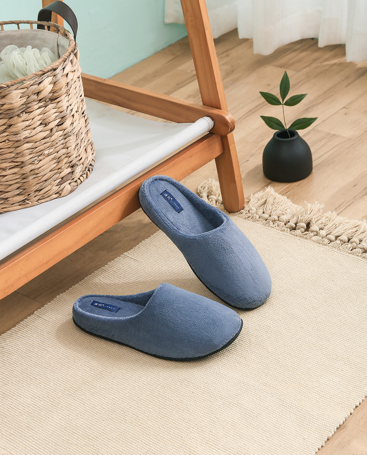 日系北欧家居风格棉拖鞋朴西风格地板拖鞋拍摄（图ZMjE0NjYzMzMy） - 产品摄影 - 站酷设计师ZRVISION原创素材 - 站酷ZCOOL