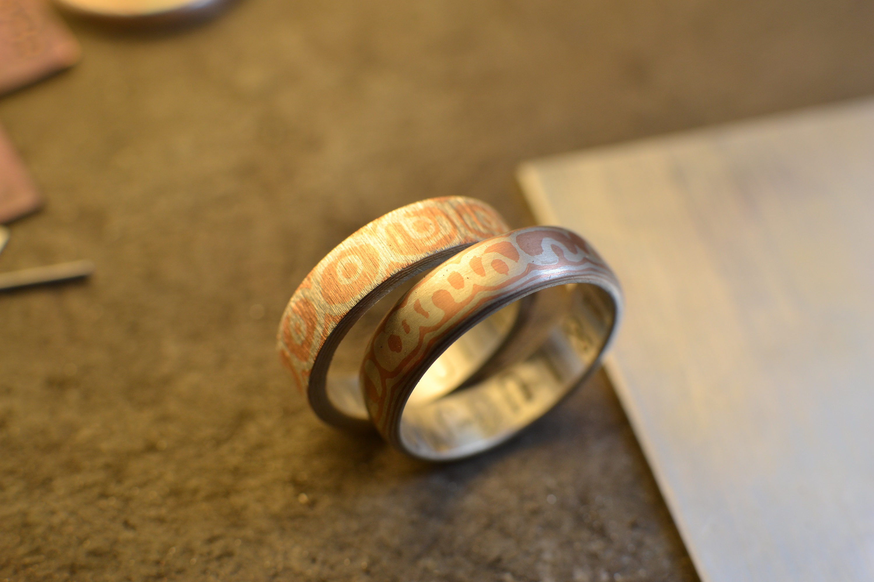 木纹金戒指