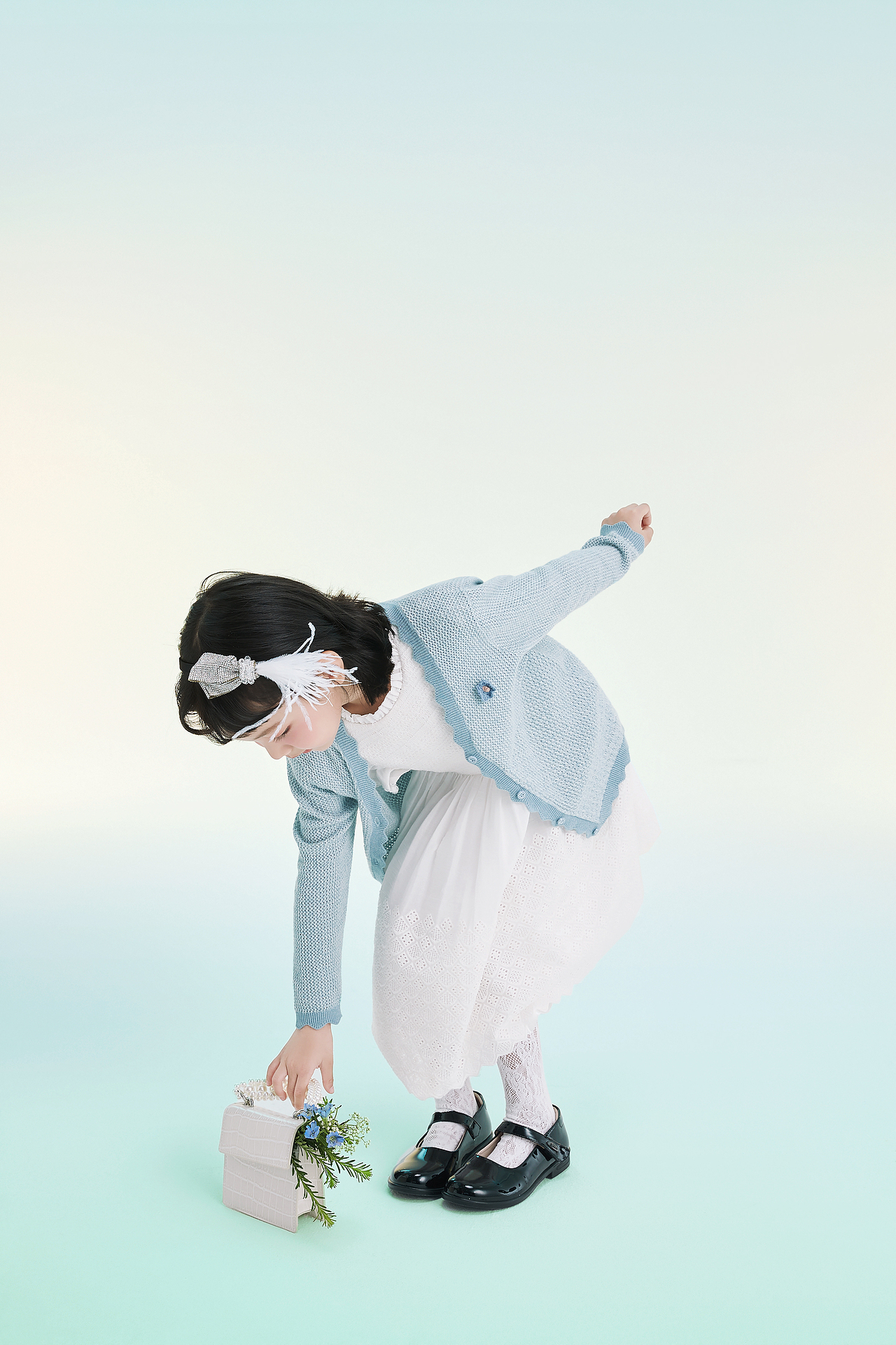 与春⾊的契合/⼥孩的⼩花园