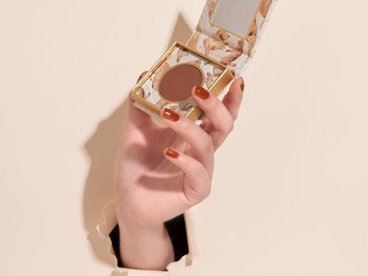 VENUS MARBL猫系列腮红拍摄