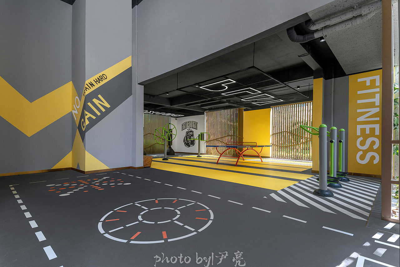 龙湖地产架空层项目