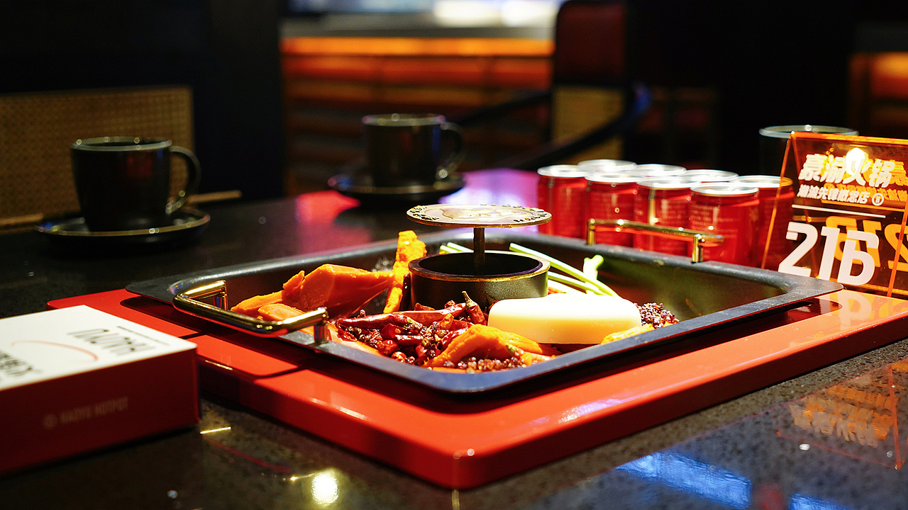 豪渝火锅·重庆潮流先锋概念店 | 魔戏空间设计案例（图ZMjYwODcwMDM2） - 酒店餐饮设计 - 站酷设计师魔戏空间设计原创素材 - 站酷ZCOOL