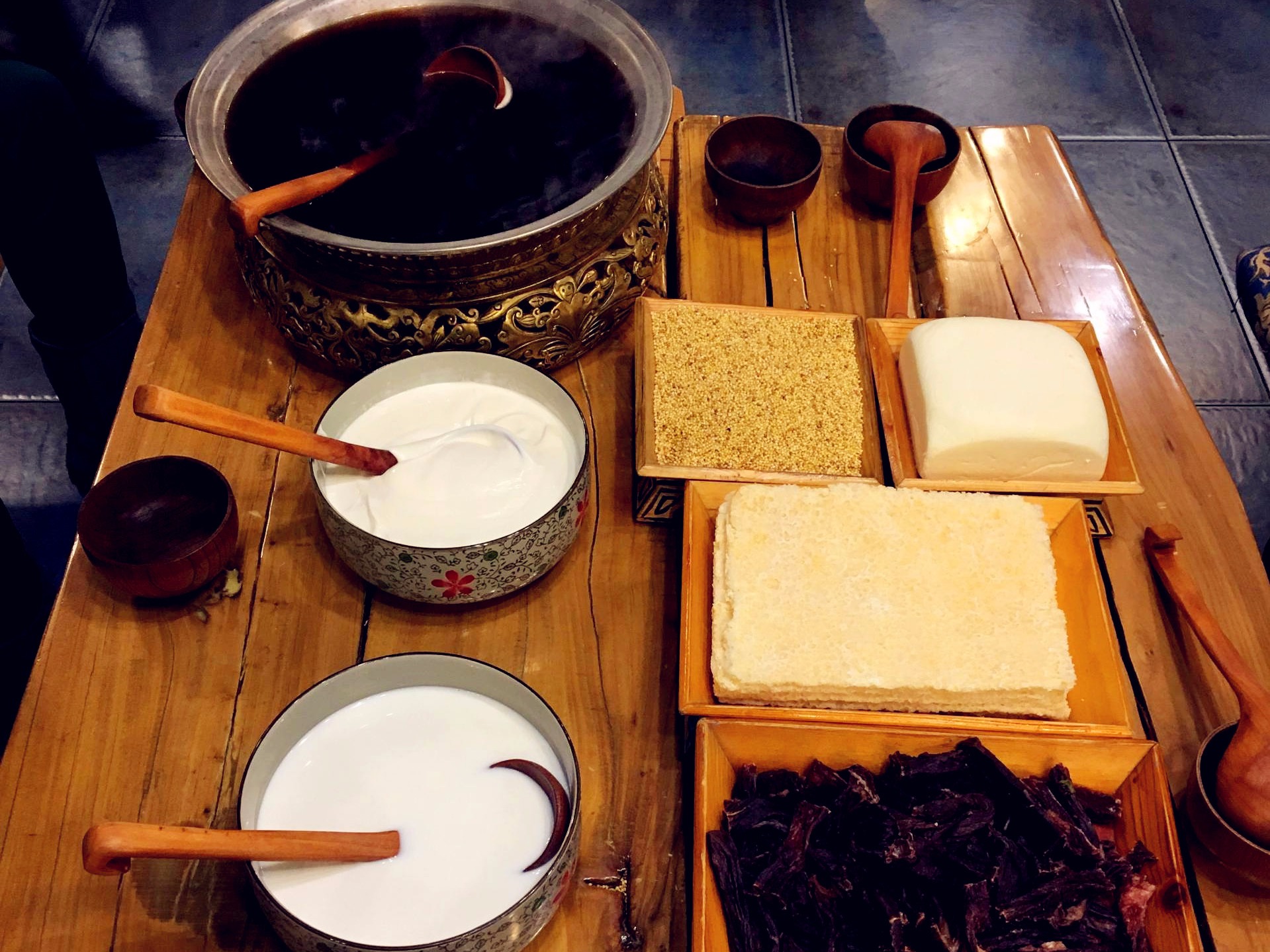 蒙古奶茶的做法_【图解】蒙古奶茶怎么做如何做好吃_蒙古奶茶家常做法大全_含言妈_豆果美食