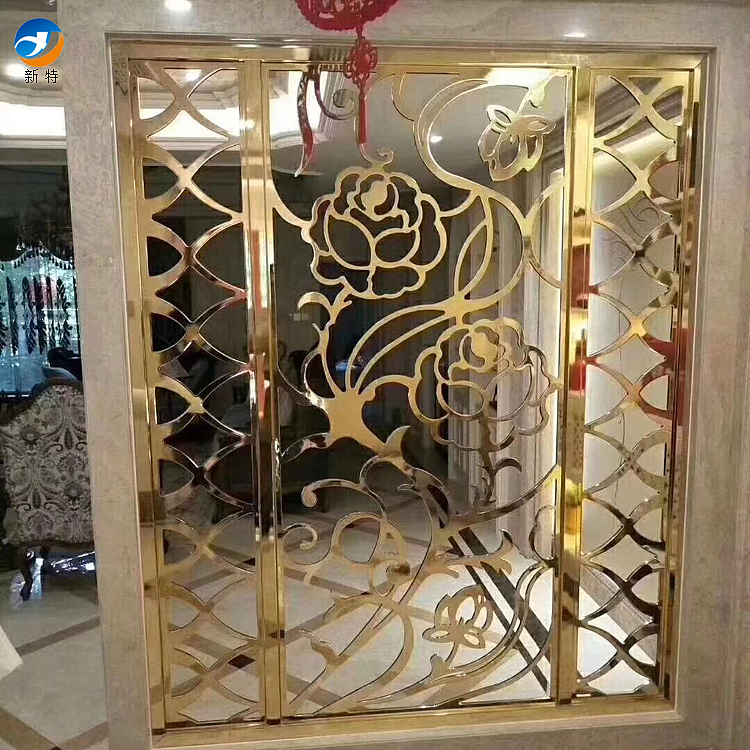 小伙用一块铜板雕刻出新图案艺术铜屏风