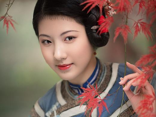 叶红霜满林