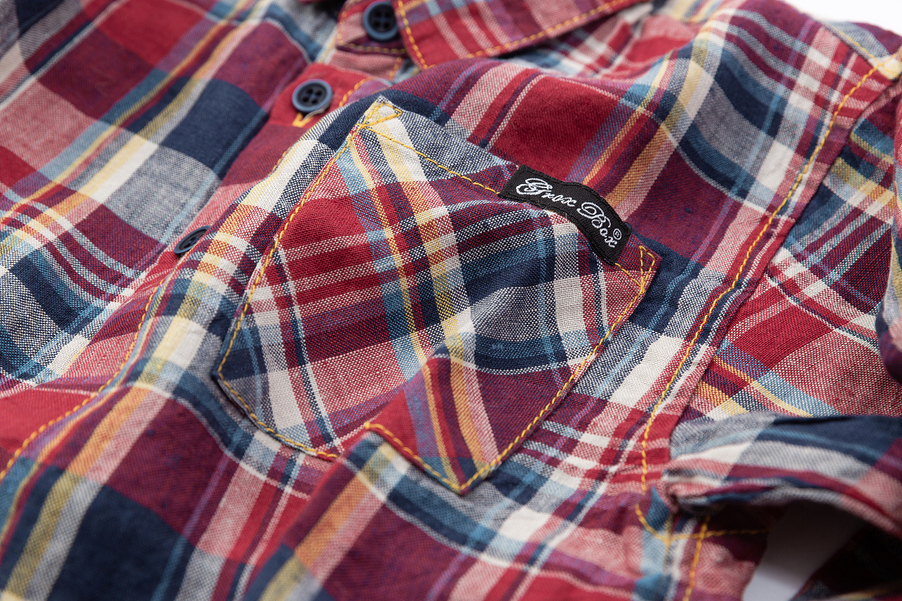 方格衬衫童装衣服服装白底静物产品拍摄图