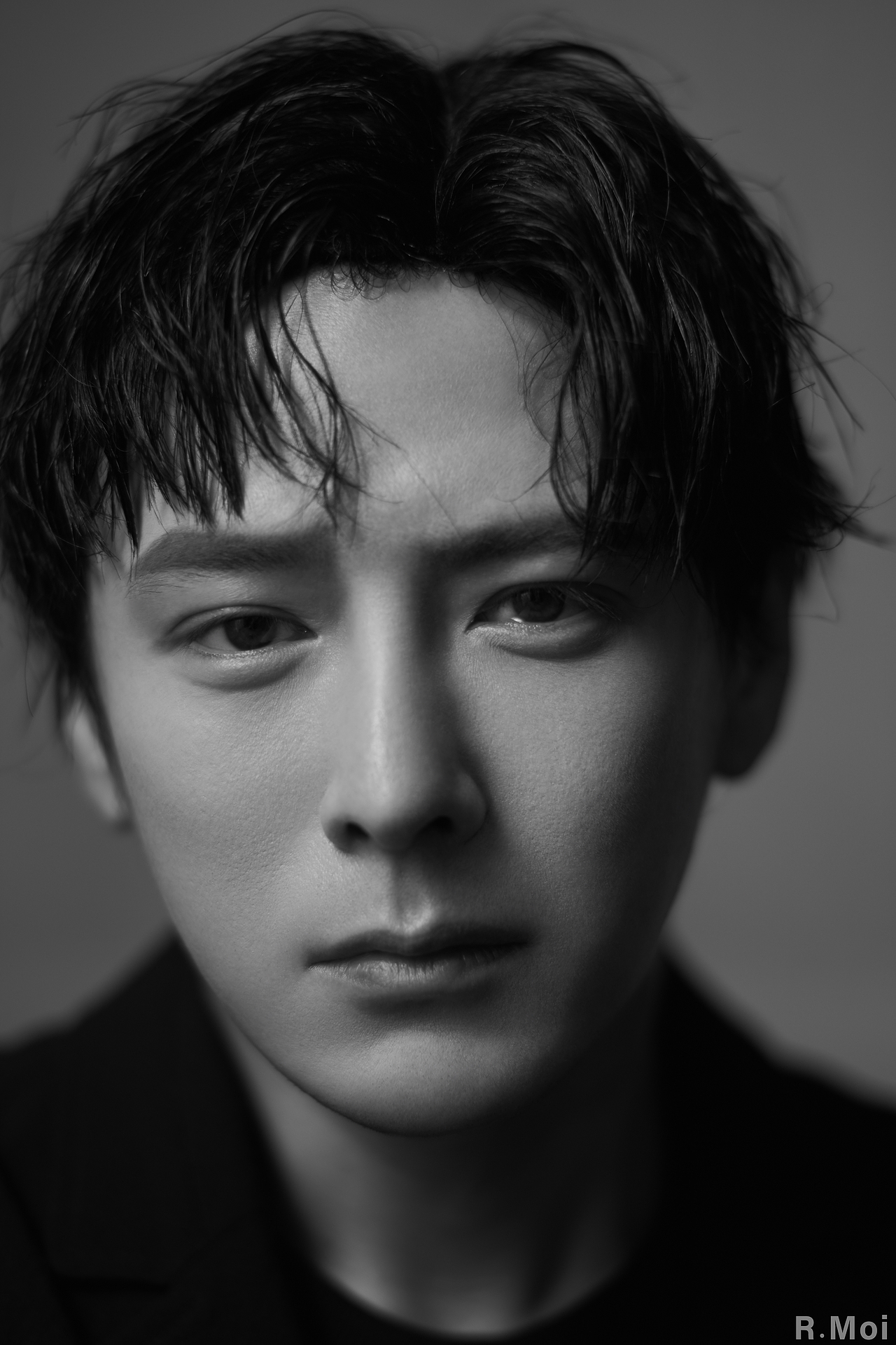 rmoimagazine十一月刊封面人物演员书亚信