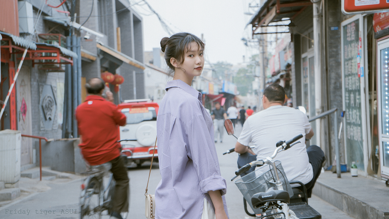 在东交民巷遛弯儿的阿J（图ZMTY2NjY4MTEy） - 人像摄影 - 站酷设计师睢亦原创素材 - 站酷ZCOOL