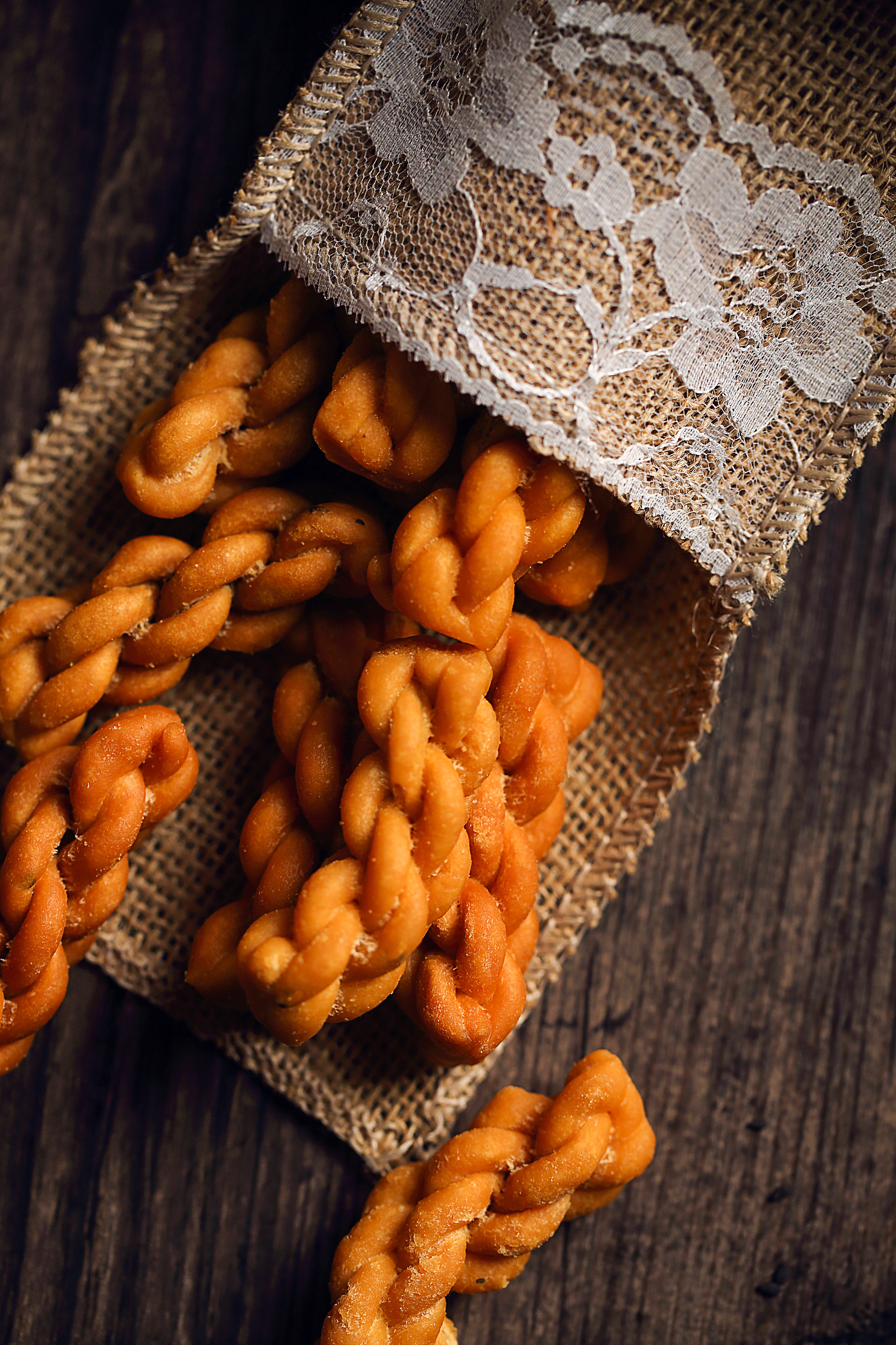 花生酥 麻花 坚果酥 小零食类目拍摄