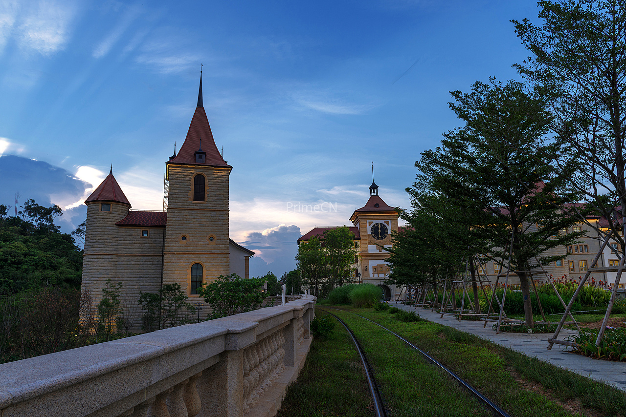 华为松山湖基地溪流背坡村