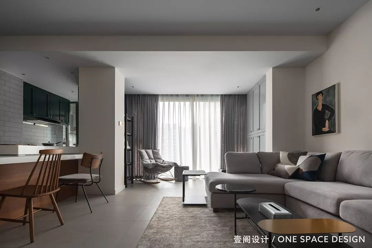 『Flipped』代表的是一种纯粹。感情从来不缺激情,而是激情后回归生活本我的状态。是一种无需刻意讨好,彼此靠近就能感受的舒适。