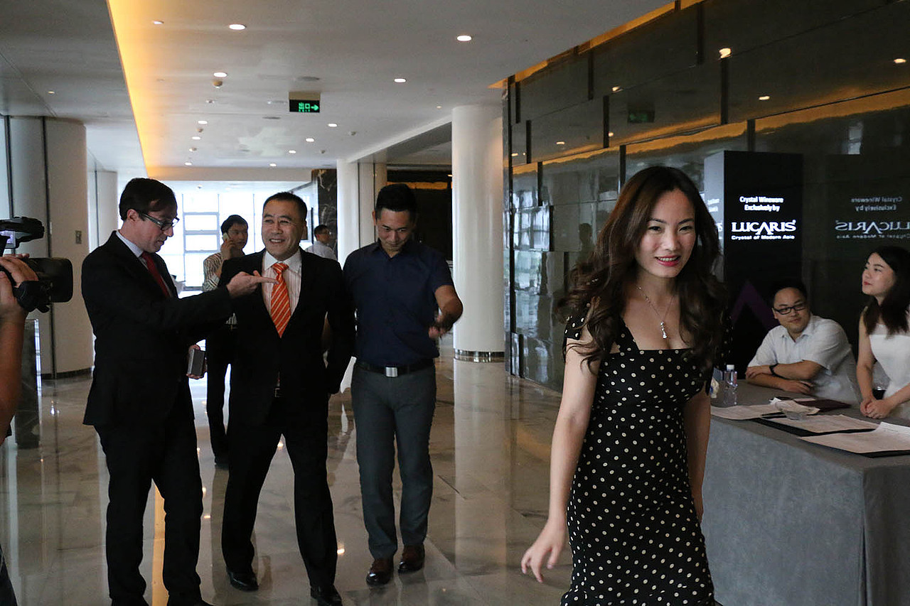 广州 四季酒店 lucaris 品酒会 2014 07（图ZNDE3NzI1NDg=） - 人文/纪实摄影 - 站酷设计师森林会展原创素材 - 站酷ZCOOL