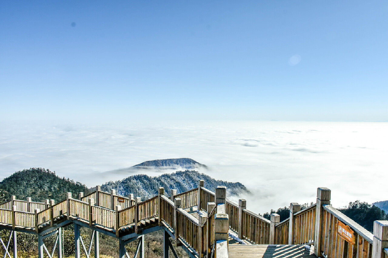 西岭雪山在哪里(西岭雪山在哪里在四川什么地方?)