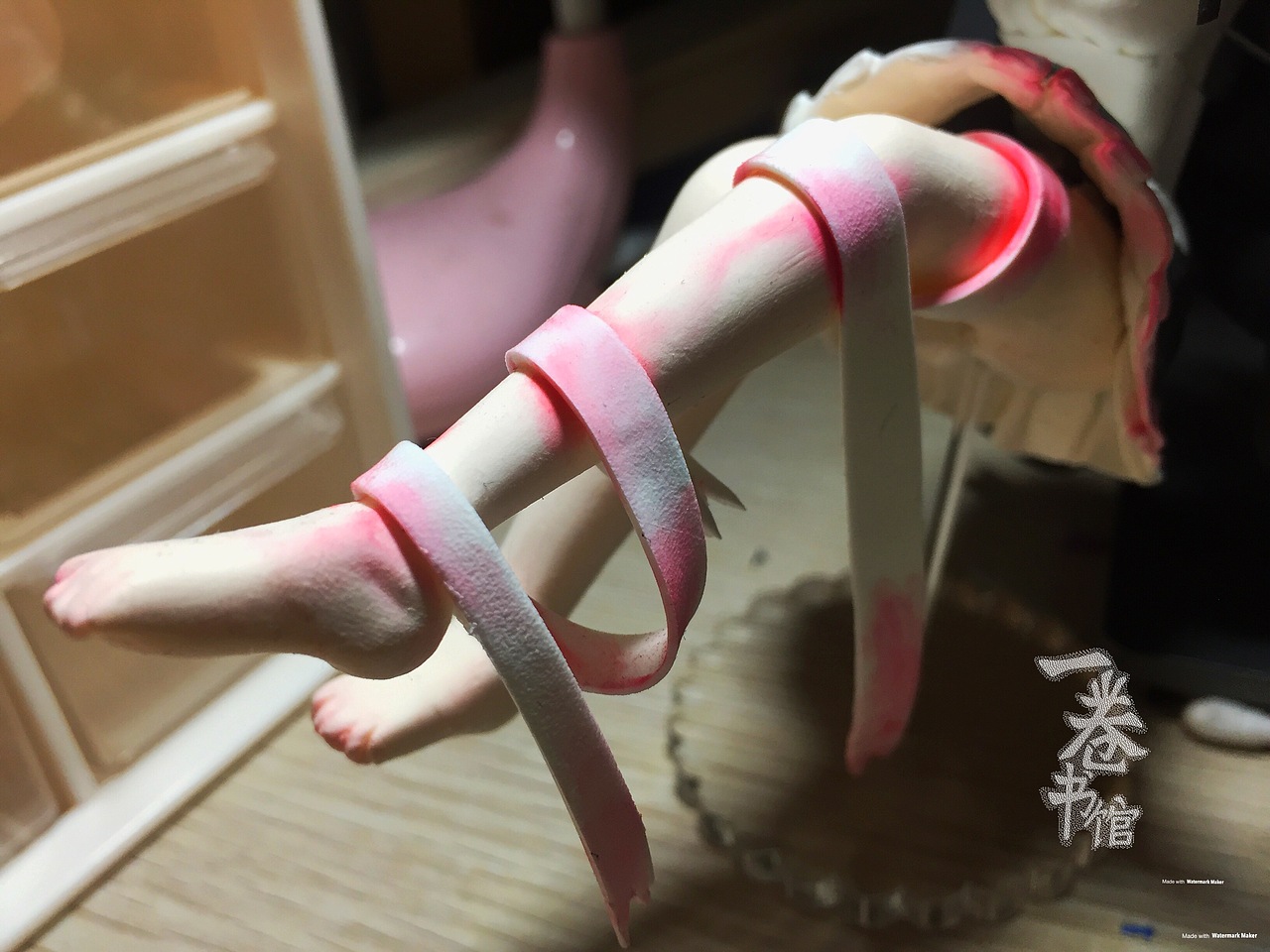 【原创设计】白莺莺粘土人-《深夜书屋》（图ZMTI4MjQwNjI0） - 手办/模玩 - 站酷设计师Ediliss原创素材 - 站酷ZCOOL