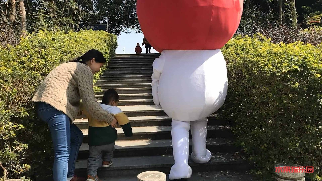 苹果猫人偶--在公园里疯（图ZMTA3MDIyMzE2） - 其他摄影 - 站酷设计师水果猫乐园原创素材 - 站酷ZCOOL