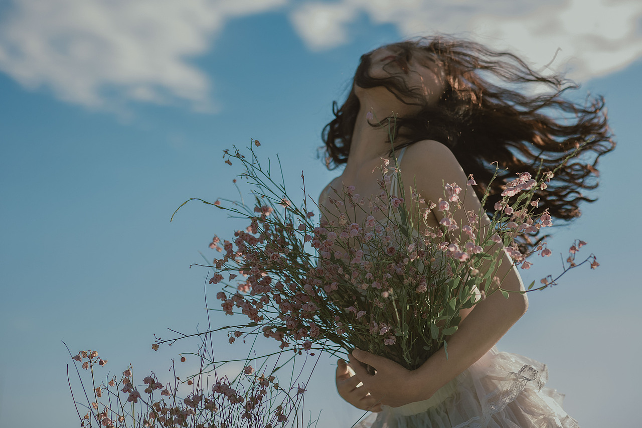 风的孩子（图ZMjY2NzIyOTY4） - 人像摄影 - 站酷设计师若寒Rock原创素材 - 站酷ZCOOL