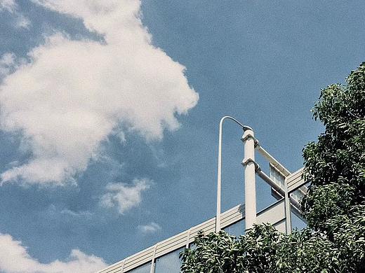 穿过云海和原野