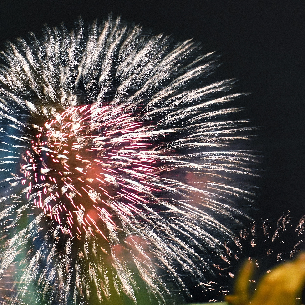 南昌十一國(guó)慶煙火大會(huì)（圖ZMzUyNTA3NzYw） - 風(fēng)光攝影 - 站酷設(shè)計(jì)師拾光者Orince原創(chuàng)素材 - 站酷ZCOOL