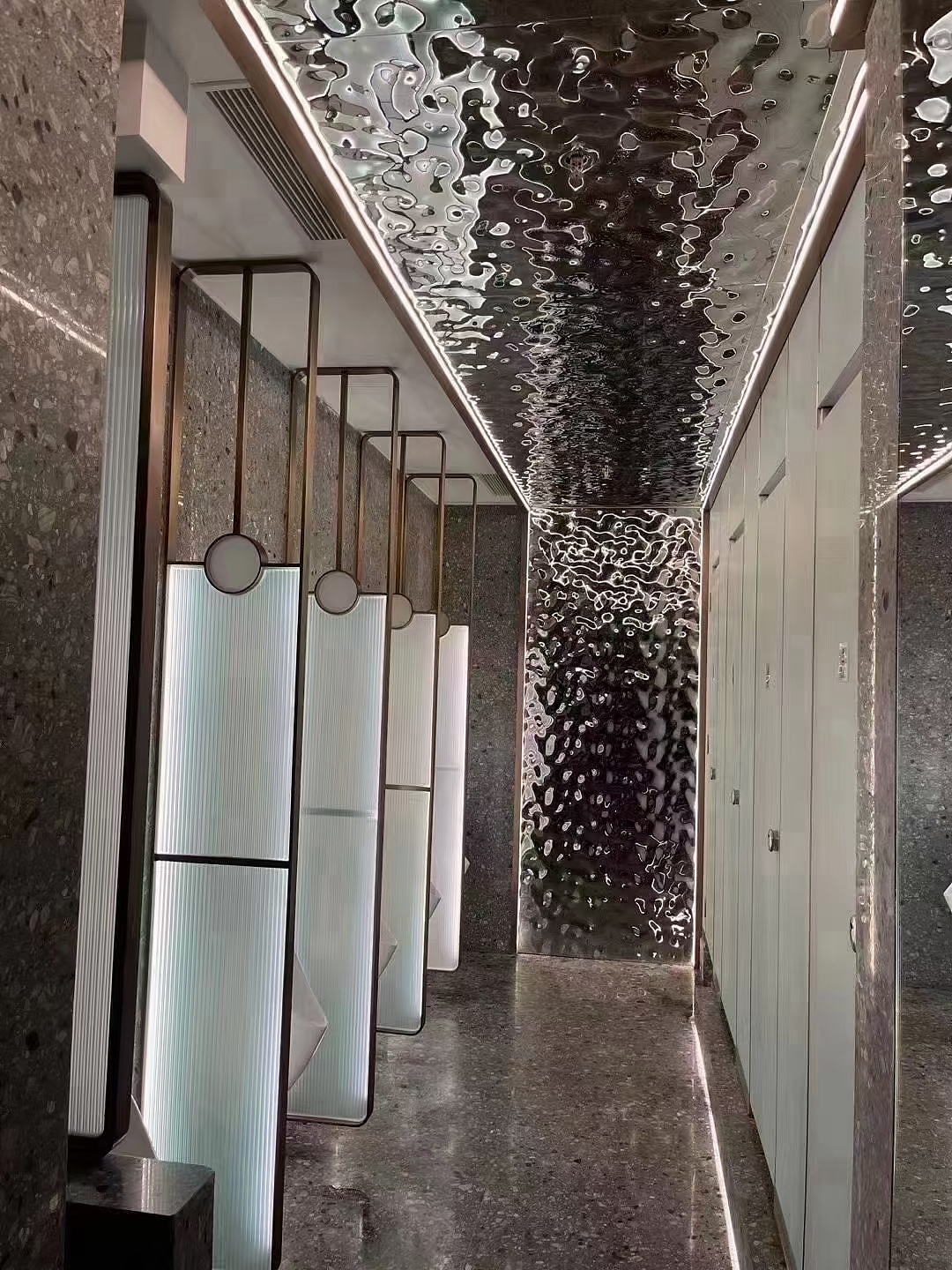 不锈钢水波纹板吊顶