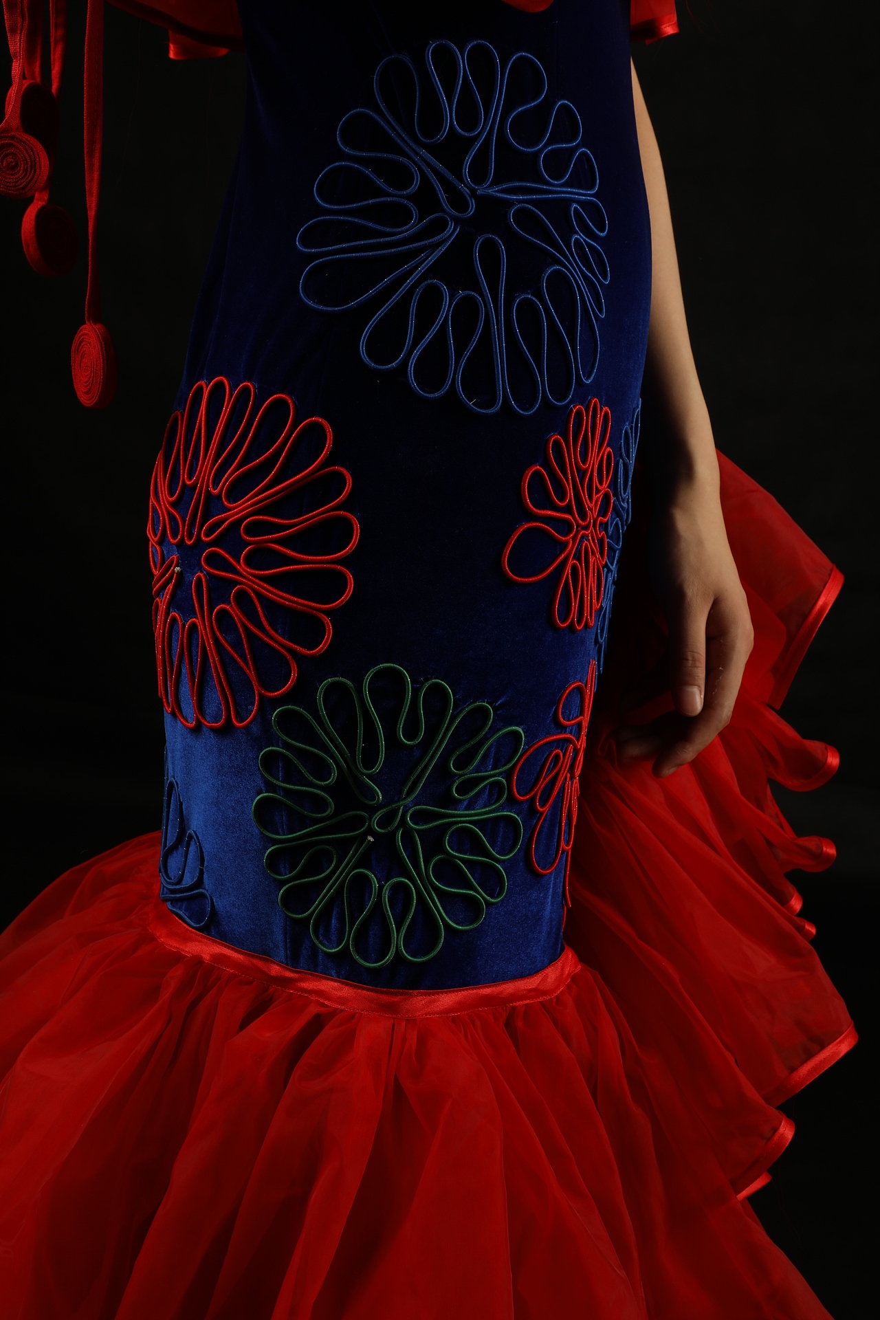 毕设作品《黔.行》创意装系列（图ZMTcyMjczMTky） - 正装/礼服 - 站酷设计师冷色调zpp原创素材 - 站酷ZCOOL