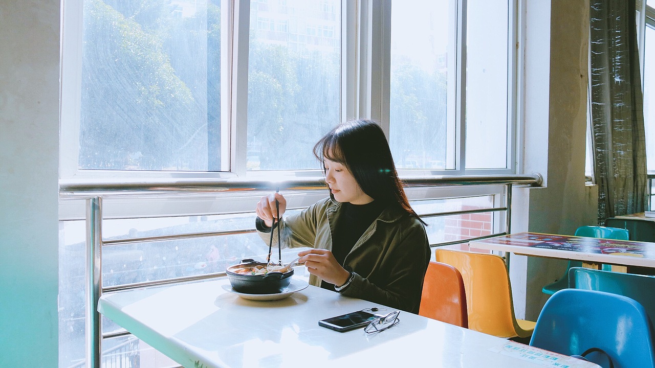 如果你也在師院（圖ZMTAwNjE2NjMy） - 人文/紀(jì)實(shí)攝影 - 站酷設(shè)計(jì)師LUOJING醬原創(chuàng)素材 - 站酷ZCOOL