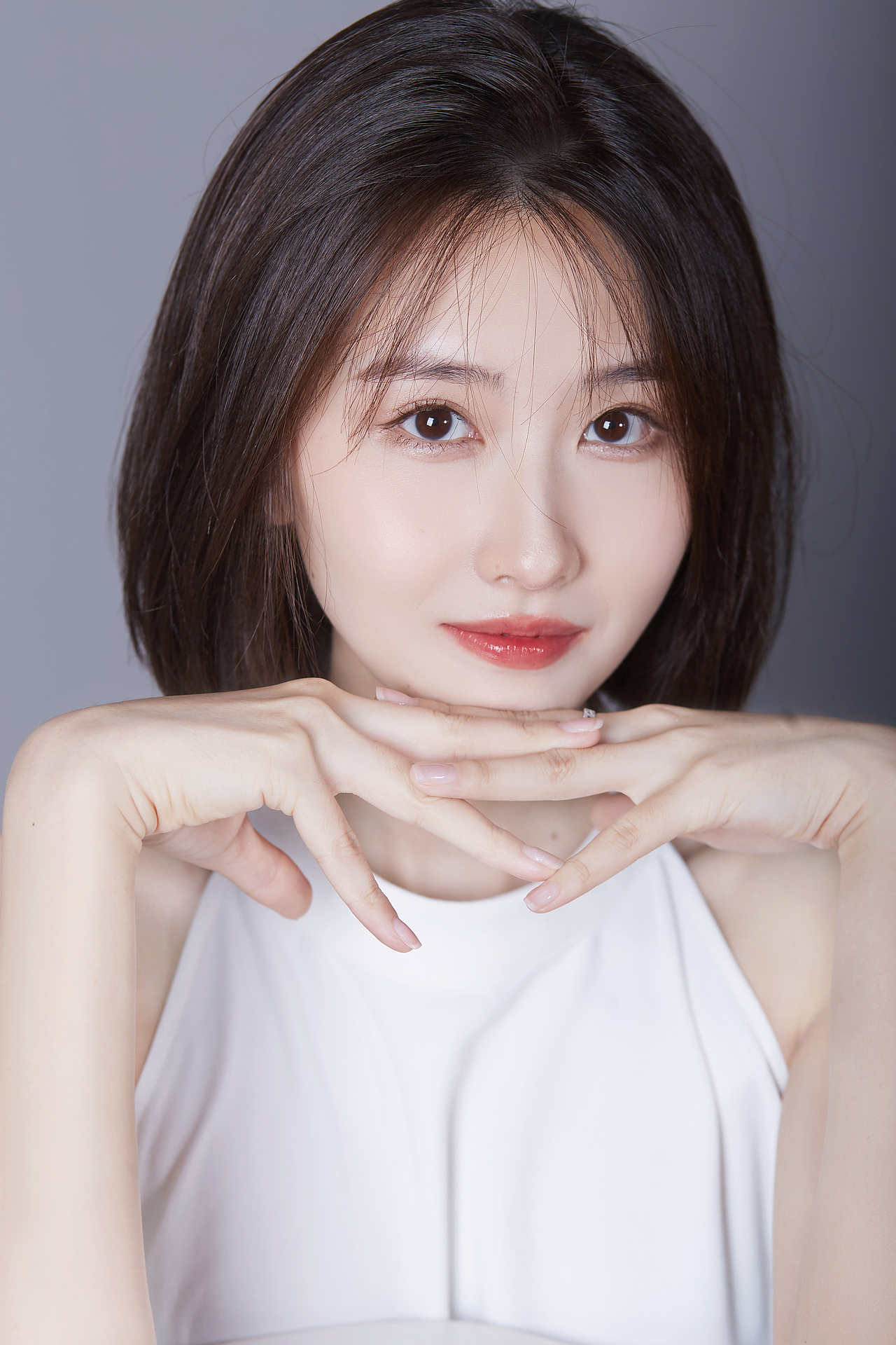 别轻易沦陷❄️清冷姐姐风，（图ZMjcxMDc4Mzg0） - 人像摄影 - 站酷设计师白兔糖写真馆原创素材 - 站酷ZCOOL