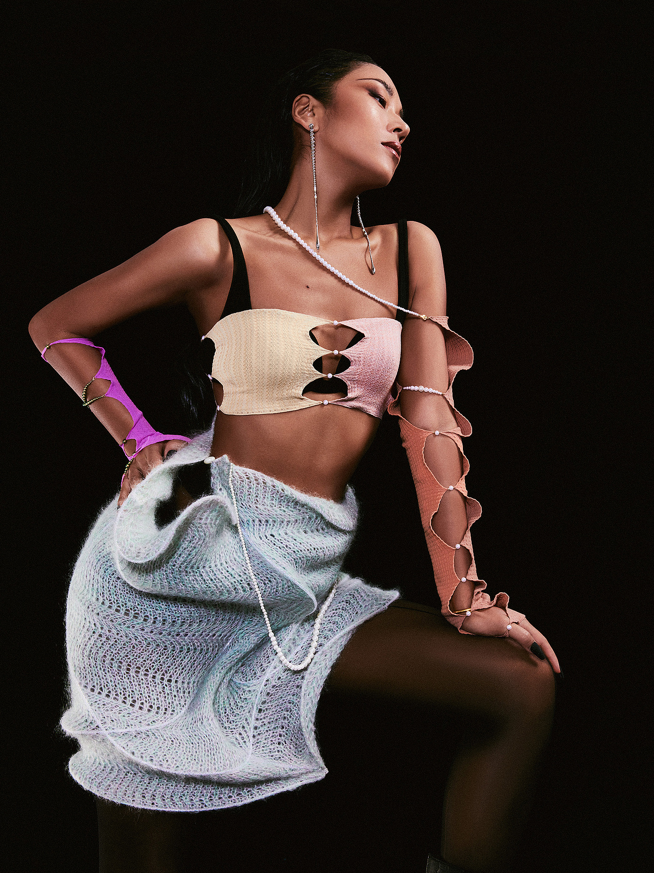 吉克隽逸《红秀GRAZIA》（图ZMjg5OTc5NzI0） - 时尚/艺术摄影 - 站酷设计师修图师Dahai大海原创素材 - 站酷ZCOOL