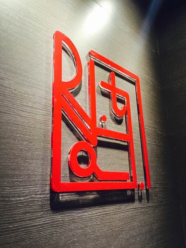 STARRY服装潮牌-品牌形象提案-logo设计及延伸（图ZMjI3Njc5NjA=） - Logo - 站酷设计师舟品牌原创素材 - 站酷ZCOOL