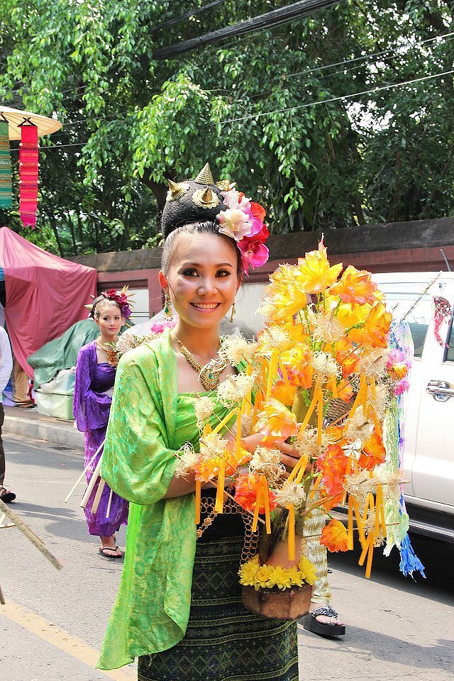 2014泰国泼水节狂欢——清迈古城（图ZMjAwNzY4NzY=） - 风光摄影 - 站酷设计师ellen52188原创素材 - 站酷ZCOOL