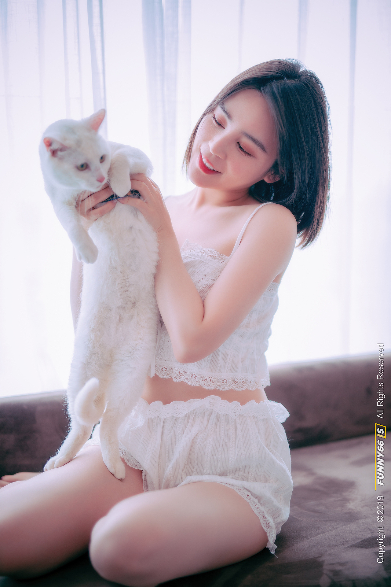 2019年4月作品,Beauty meets the beast .