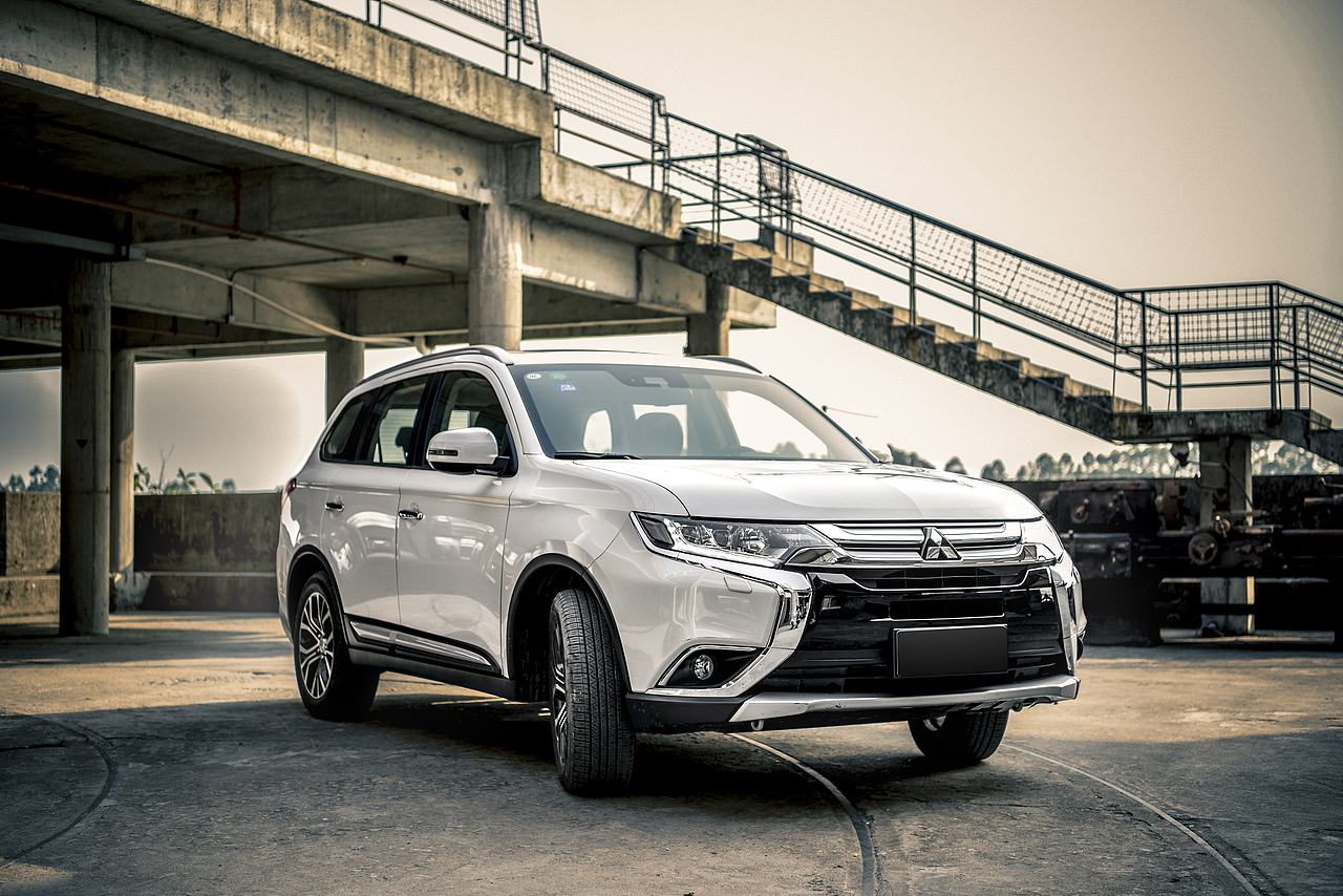 三菱欧蓝德外观