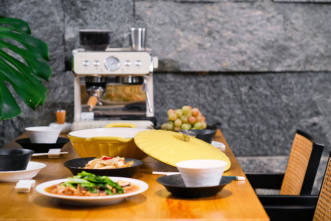 餐桌美食发了个