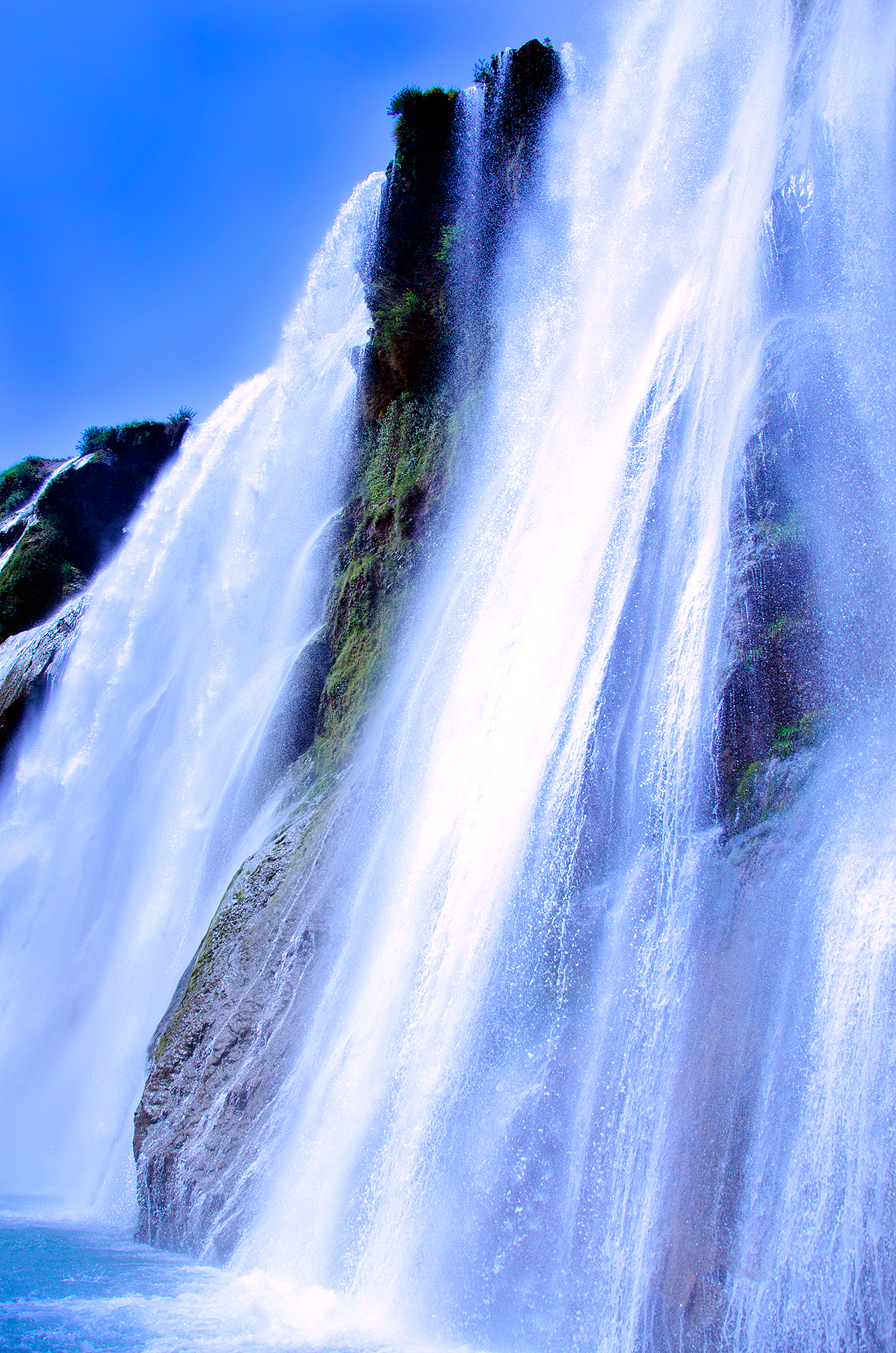 瀑布（图ZNzU1NTIzOTI=） - 风光摄影 - 站酷设计师mangail原创素材 - 站酷ZCOOL