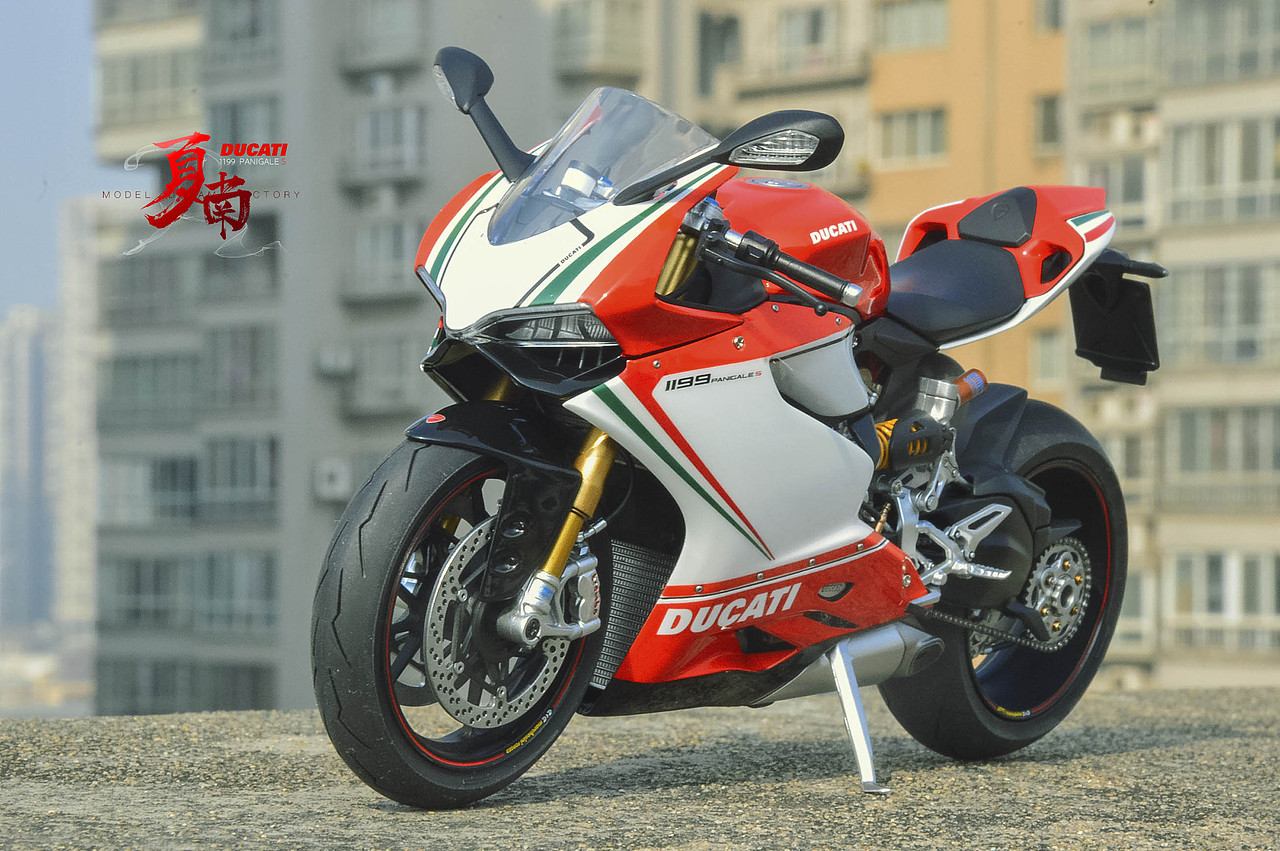 田宫14132112杜卡迪1199红白绿配色版