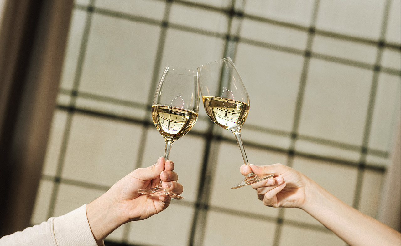 AFTERHOURS小酒馆餐厅品牌形象设计