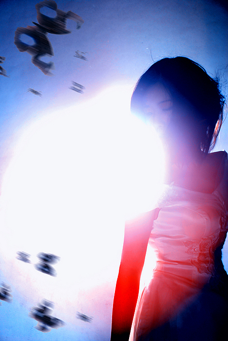 灰色梦幻里的光。