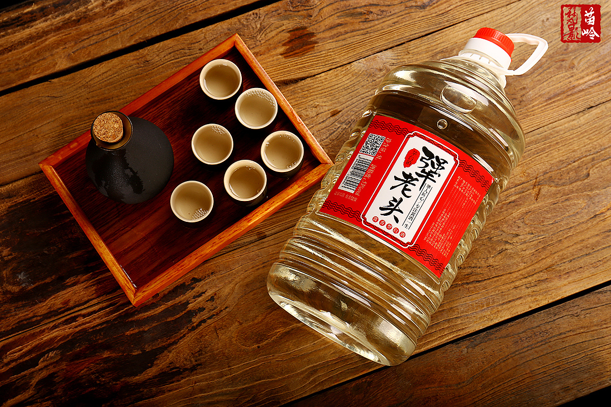 犟老头酱香型桶装白酒