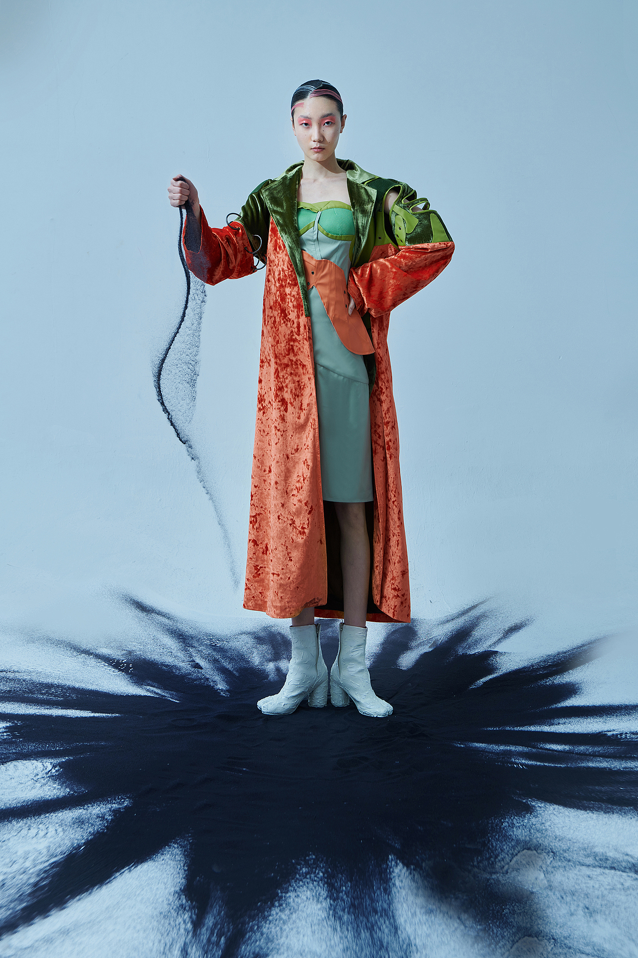 以身外身，做梦中梦