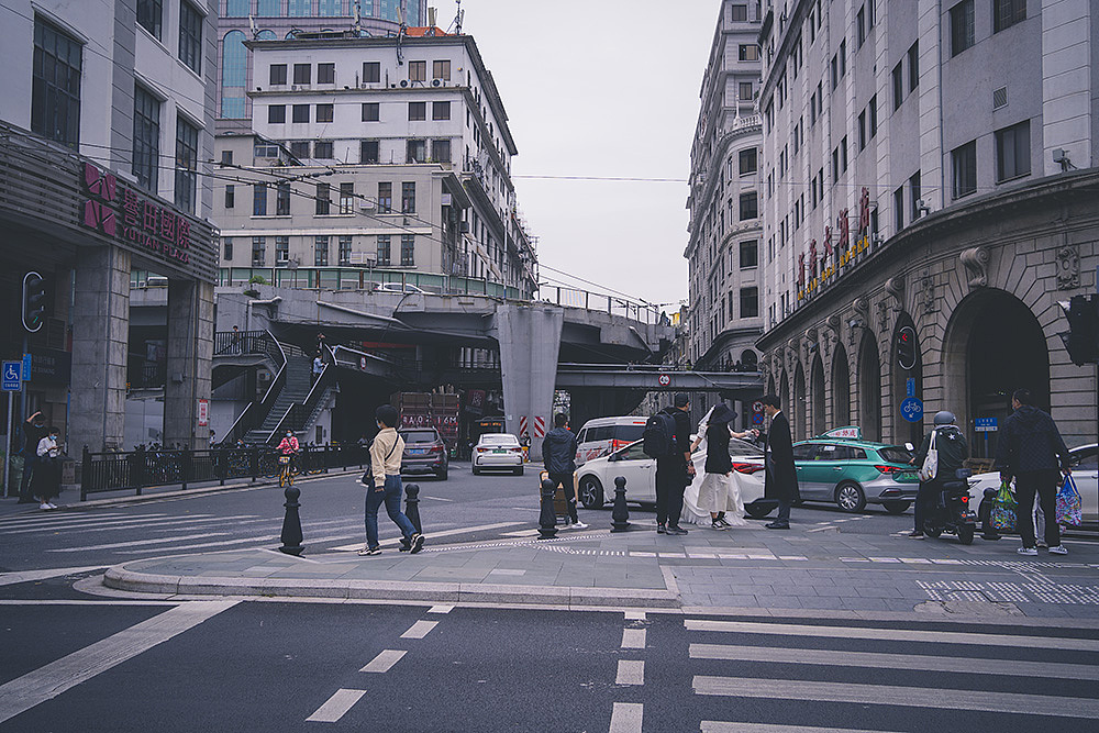 定格街头的繁忙景象